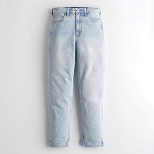 emma chamberlain hollister jeans